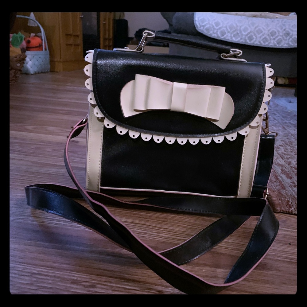 Bow Crossbody purse